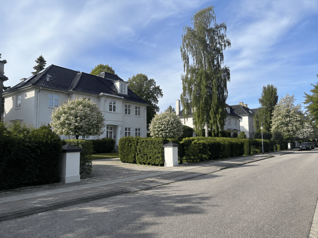 Tuborg Havn i Hellerup med moderne lejligheder, havnemiljø og nyere boligbyggeri