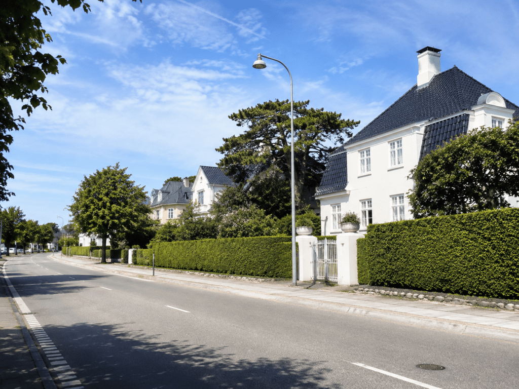 Hvid hus ved rungsted med flyttefirma rungsted