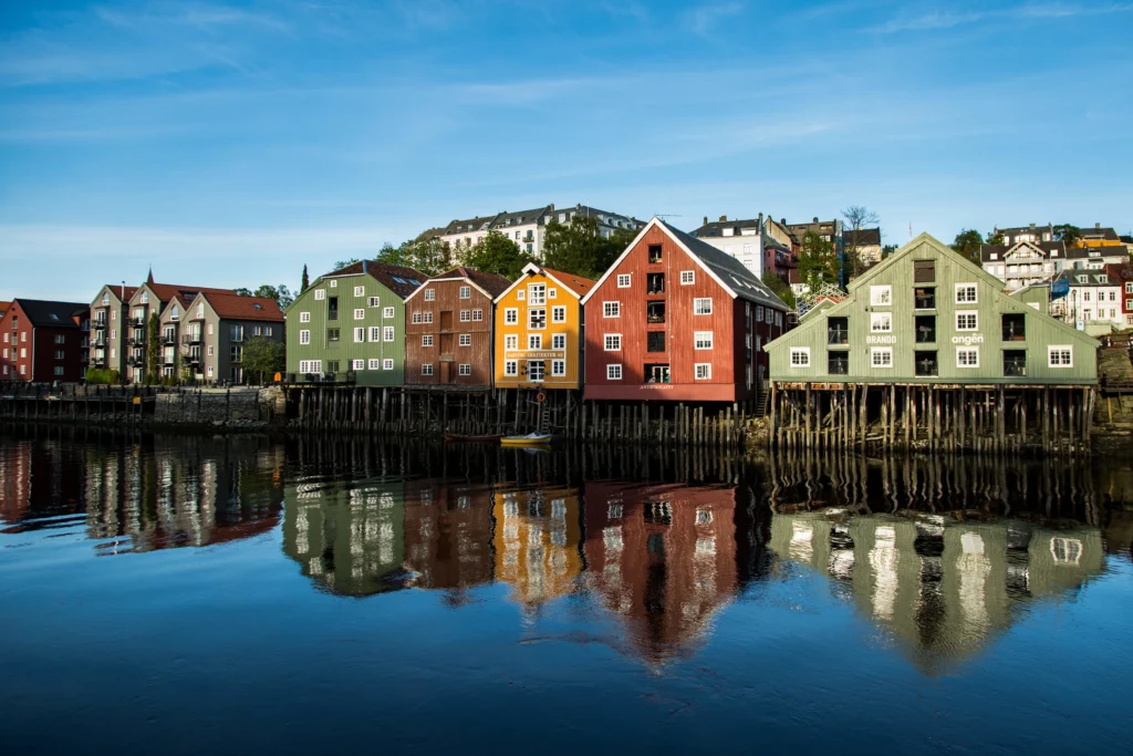 Udsigt over Bergen i Norge ved vandet
